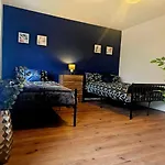 Hereford House - Welcome Short Stays