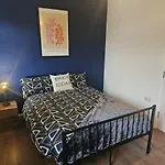 Hereford House - Welcome Short Stays