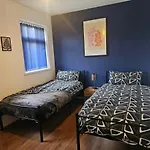 Hereford House - Welcome Short Stays